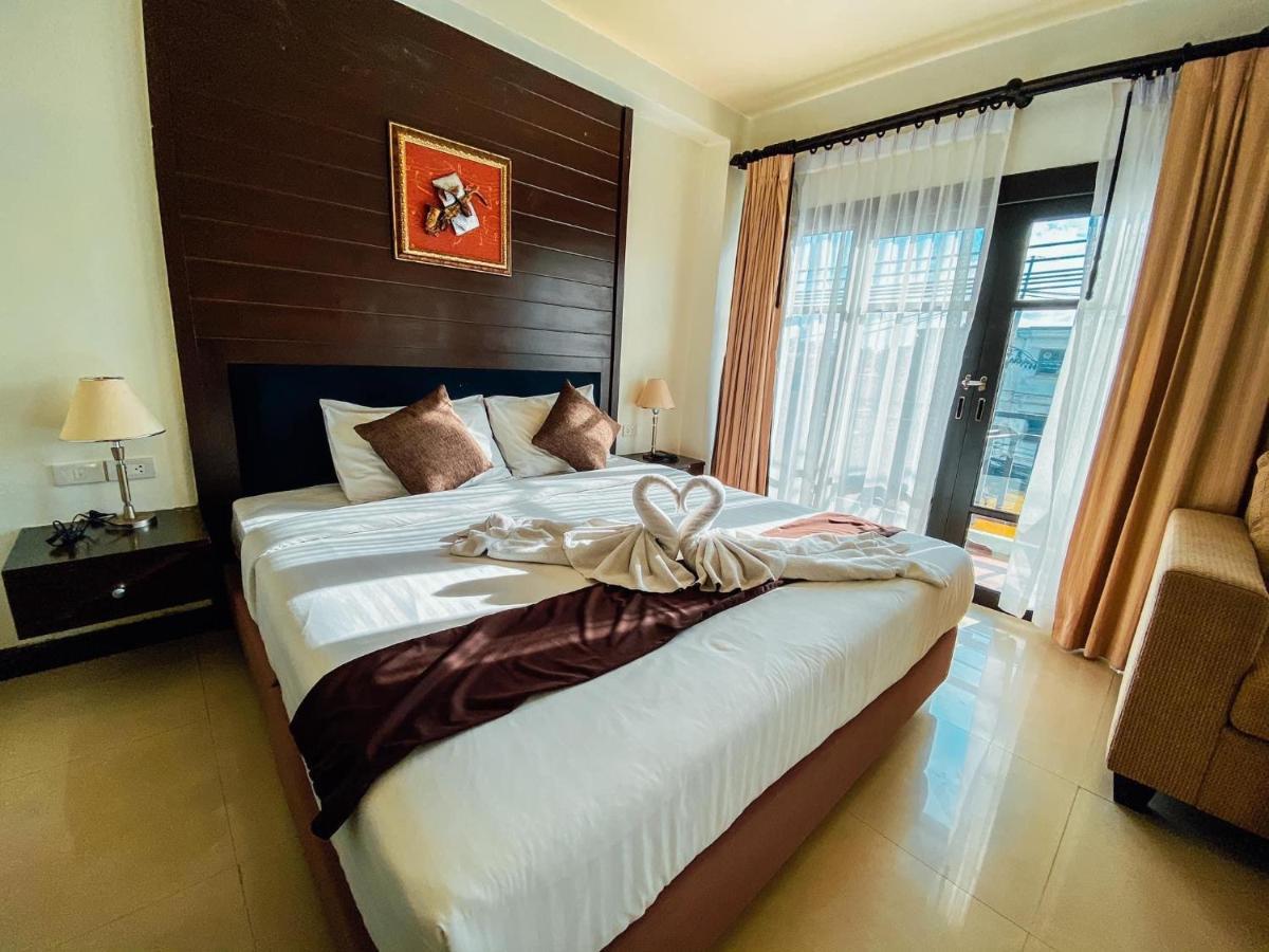 Enjoy'S Beach House & Cafe' Ban Karon Exterior foto