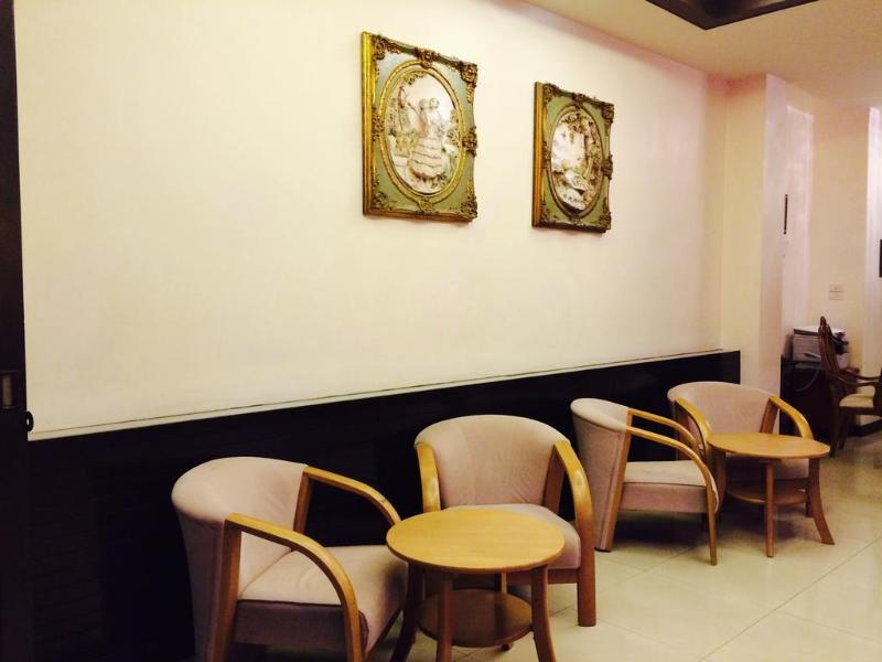 Enjoy'S Beach House & Cafe' Ban Karon Exterior foto