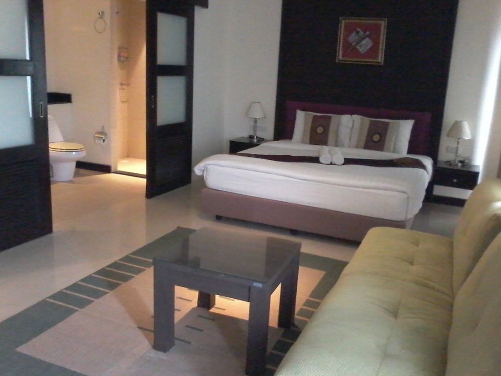 Enjoy'S Beach House & Cafe' Ban Karon Exterior foto