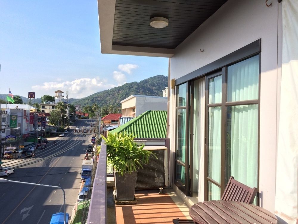 Enjoy'S Beach House & Cafe' Ban Karon Exterior foto