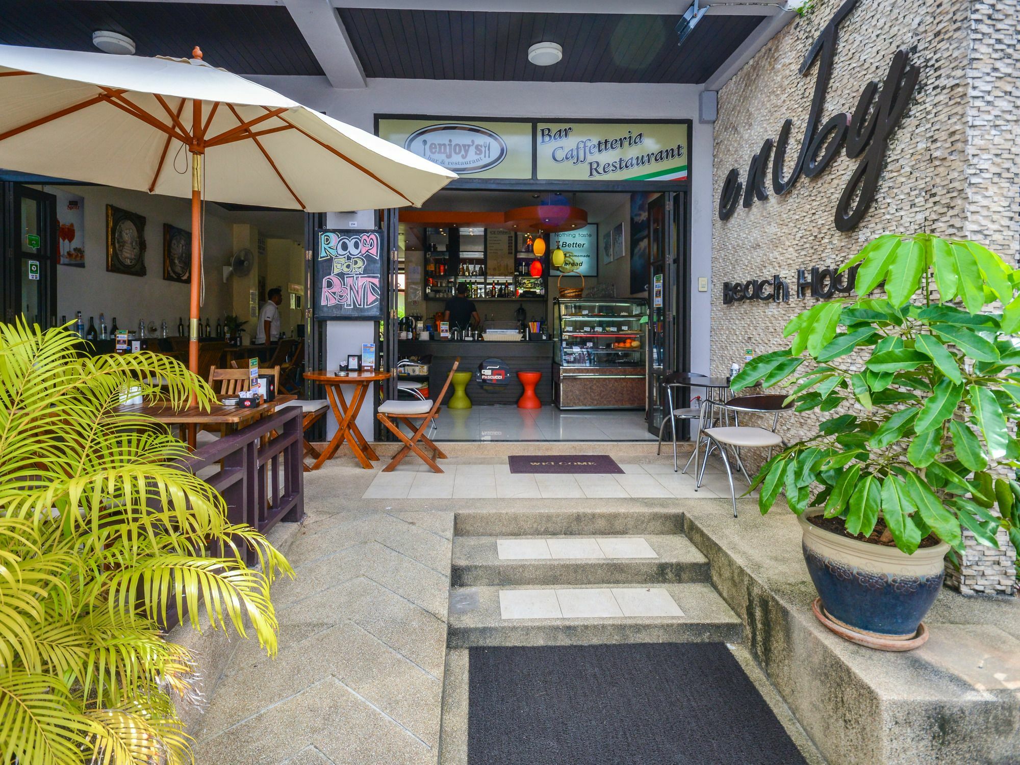 Enjoy'S Beach House & Cafe' Ban Karon Exterior foto